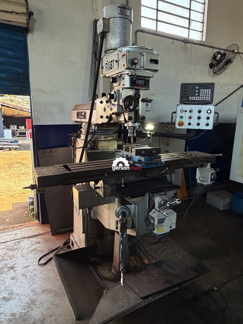 FRESADORA FERRAMENTEIRA ISO 40 FIRST VKF430-i ANO 2012 - INVERSOR